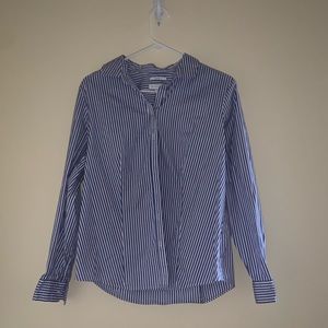 Women’s blue and white striped stretchy button down